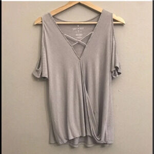 American Eagle gray cold shoulder shirt size small